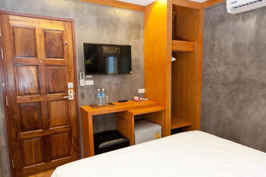 Chaphone Guesthouse Phuket Room photo